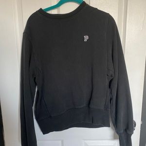 Black sweatshirt